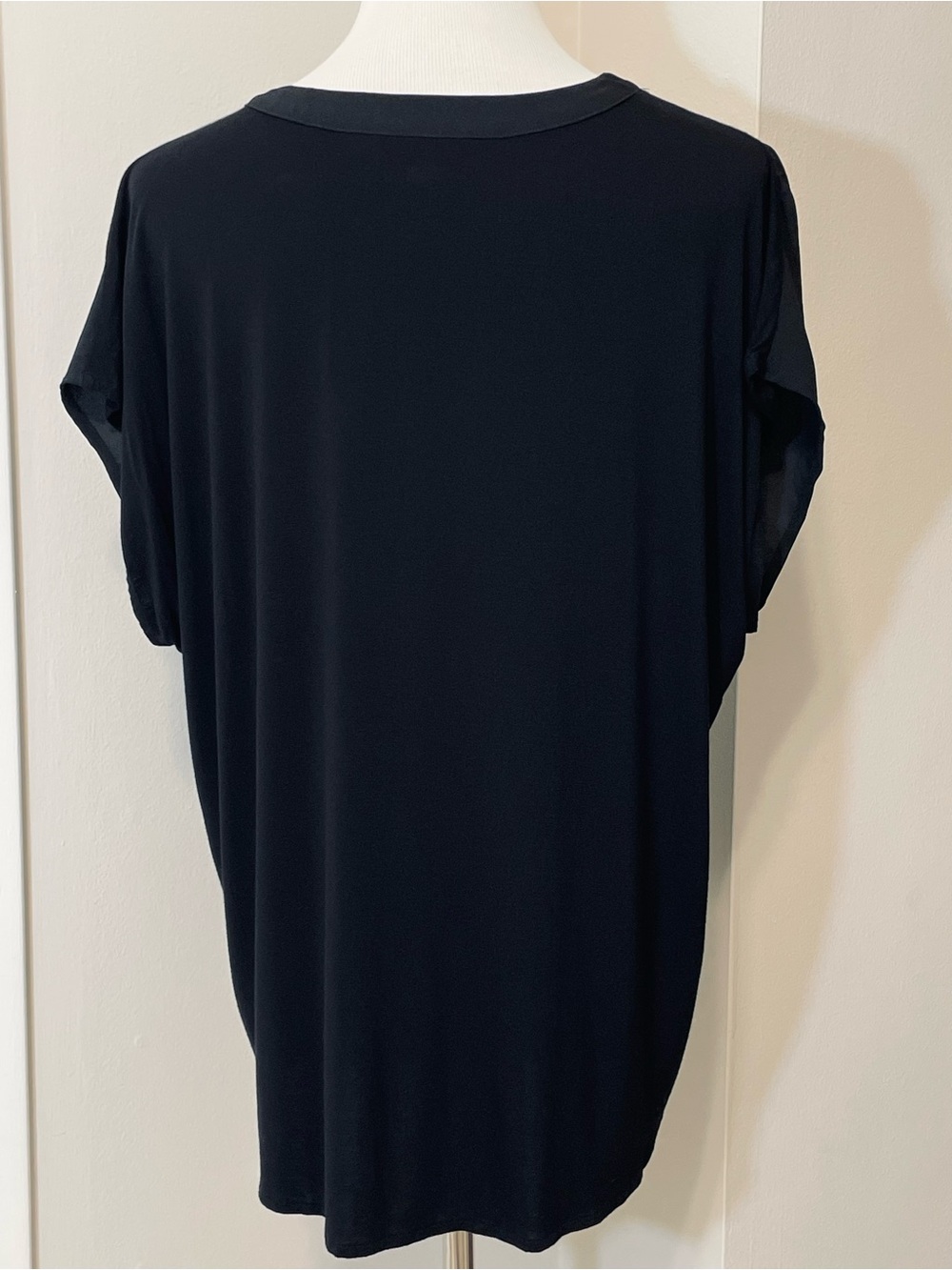 Banana Republic Black V-Neck Draped Blouse Size XL - Picture 5 of 8